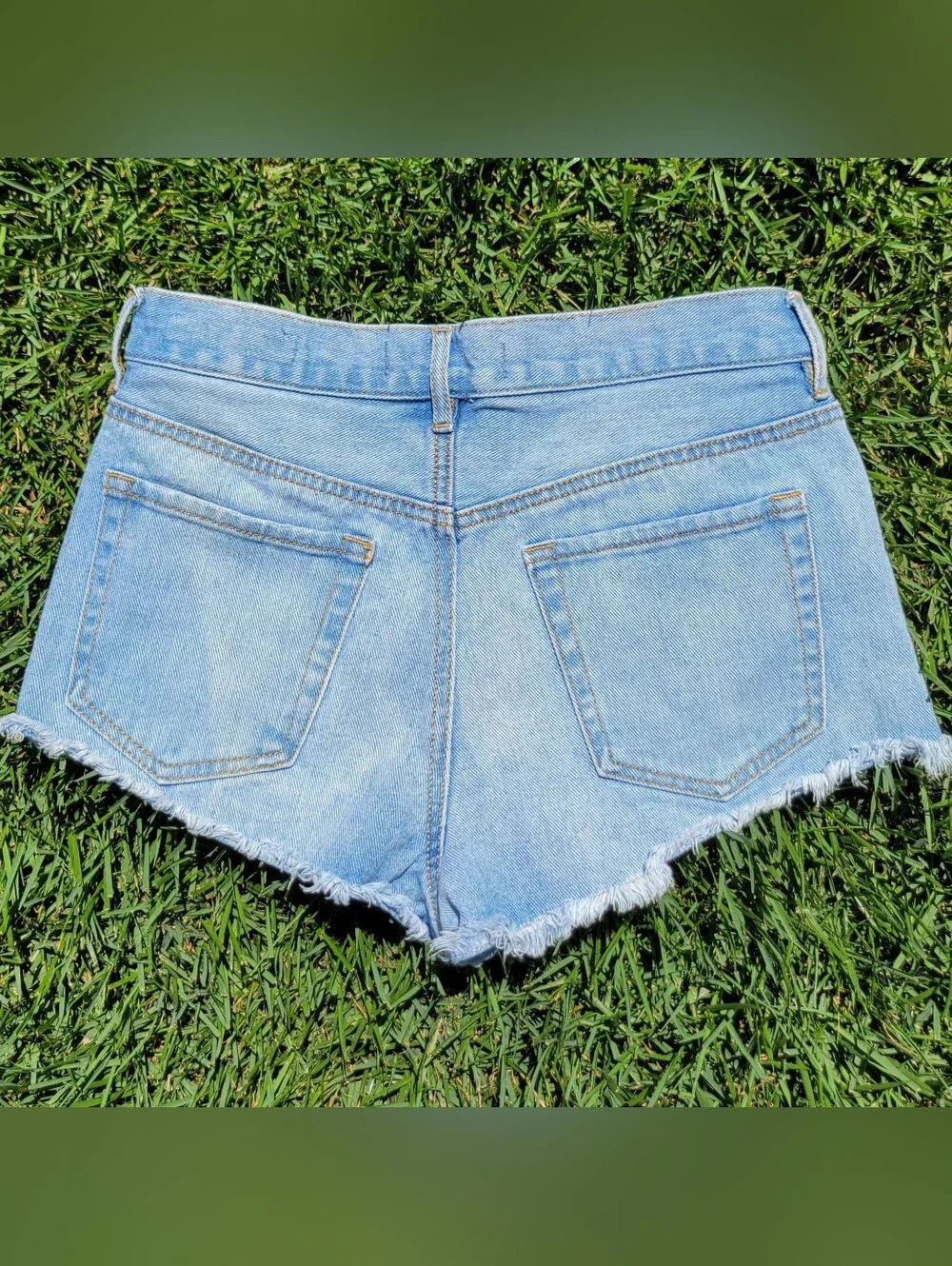 Bullhead Cut Off Denim High Rise Jean Shorts 27W Size 26 Womens 100% Cotton - Picture 2 of 4